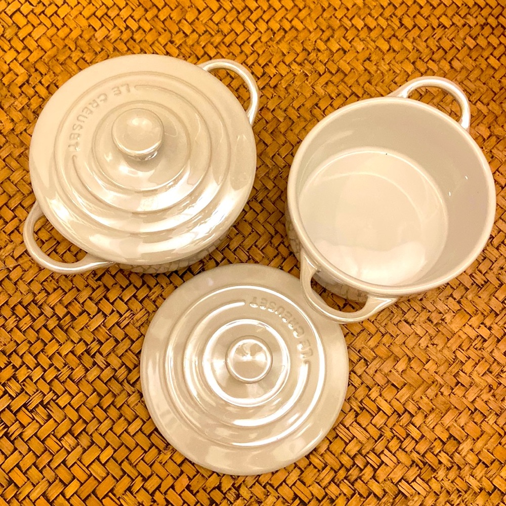Cute little pair of Le Creuset baking dishes brand new